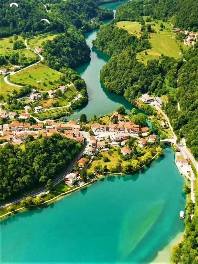 Moksha Slovenia Tolmin Buitenkant foto